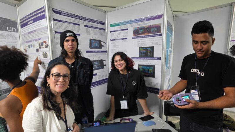 Estudiantes y docente de Electrónica de la UPC obtuvieron reconocimiento en Congreso Nacional de Física Cuántica
