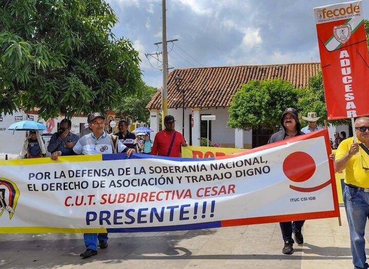 Docentes de Valledupar participaron en el paro nacional convocado por Fecode