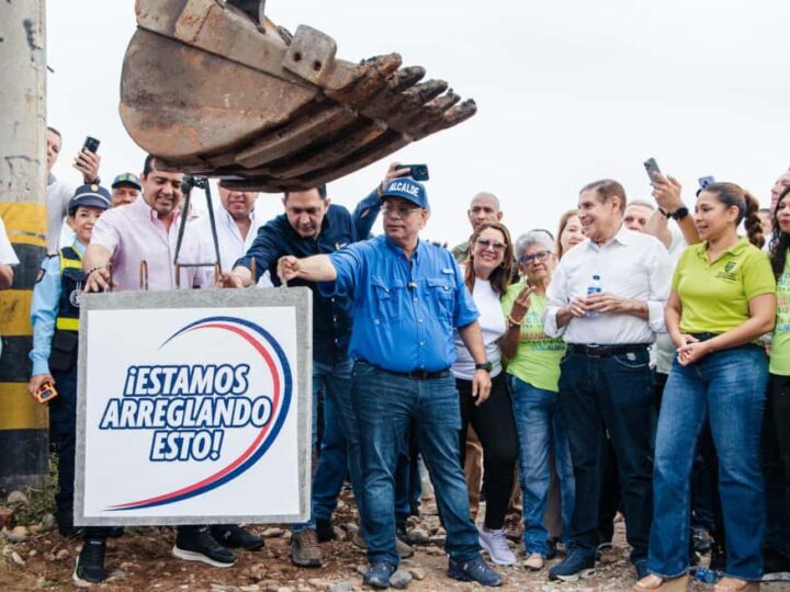 Valledupar da inicio a la obra vial más importante del suroccidente: Alcalde Ernesto Orozco puso la primera piedra en Don Alberto