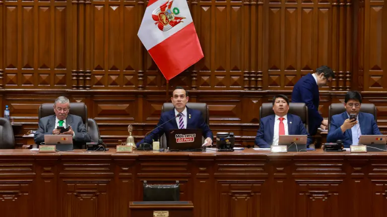 Congreso de Perú destituye a Dina Boluarte tras declararla “incapaz moral” para gobernar