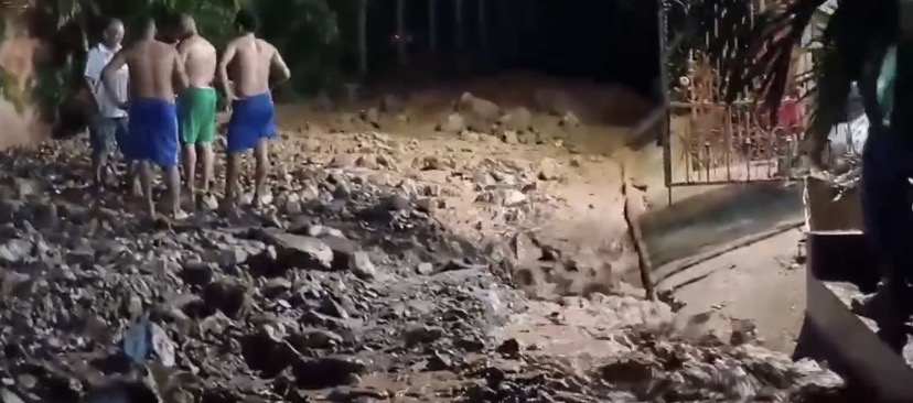 Avalancha deja incomunicado al corregimiento de Sabanas de León, en Manaure