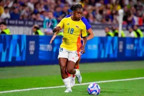 Selección Colombia Femenina gana ante Perú en el arranque de la Liga de Naciones