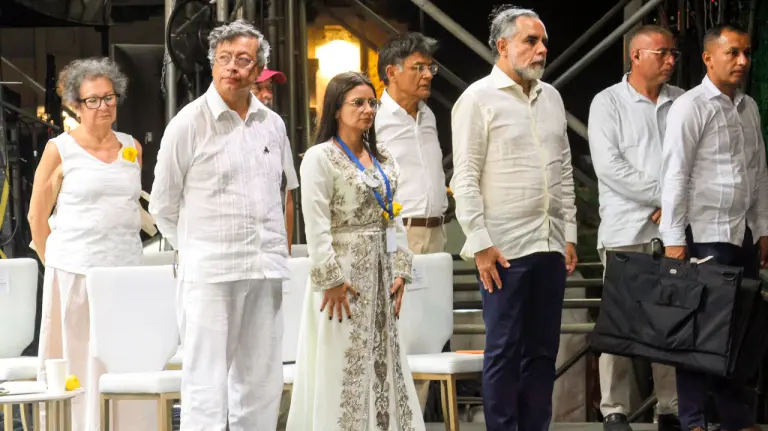 El Estado colombiano pidió perdón por el exterminio de la Unión Patriótica en acto encabezado por Gustavo Petro